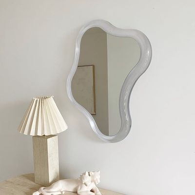 Banyo boşluğu için aydınlatılmış akrilik duvar montajlı büyüteç aynası